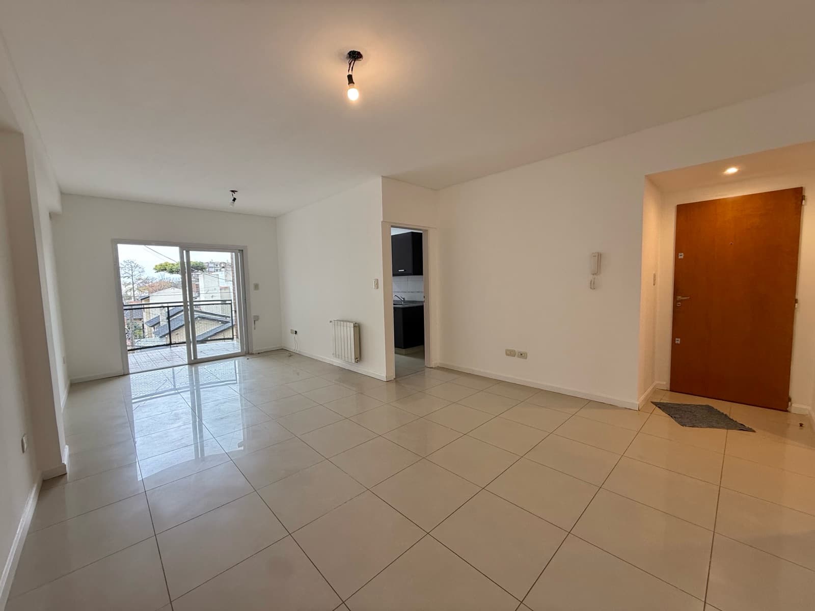 2-room apartment with a half-bath and an en suite bedroom for rent in Castelar Sur