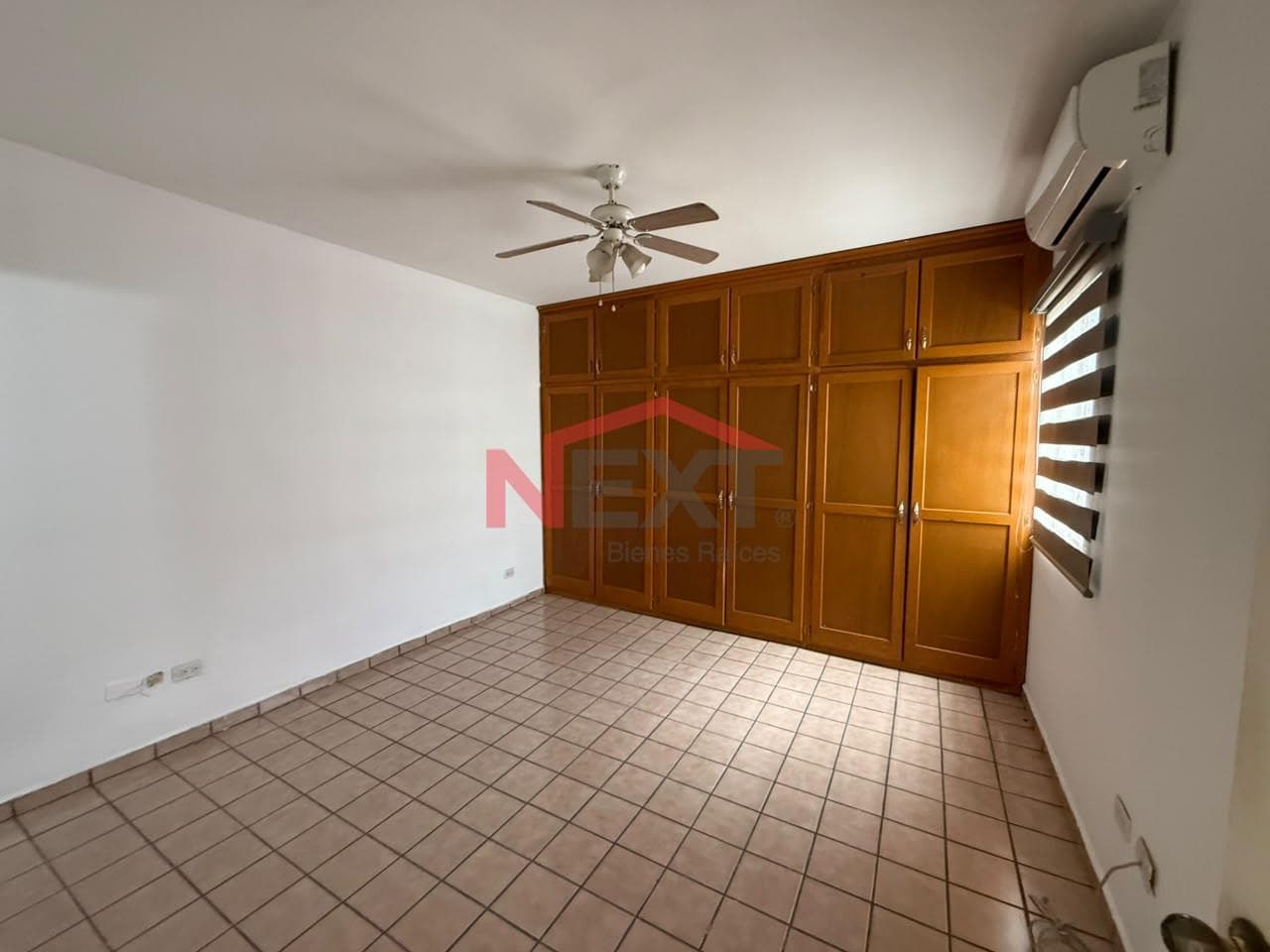 HOUSE FOR RENT IN THE MISION DEL SOL NEIGHBORHOOD