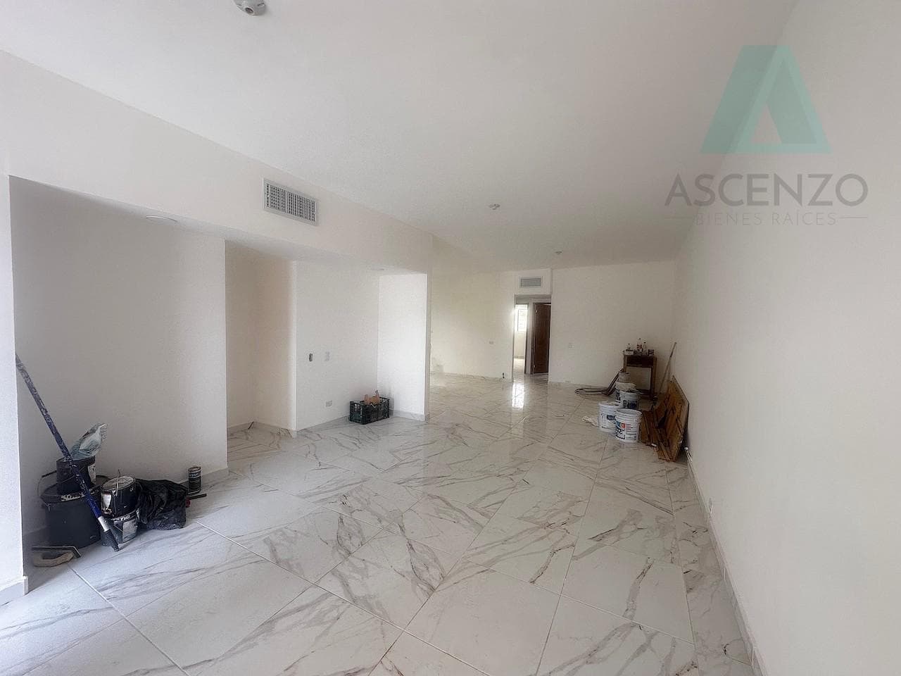 Opportunity!! House for Sale in the Tarona Subdivision, Srenr