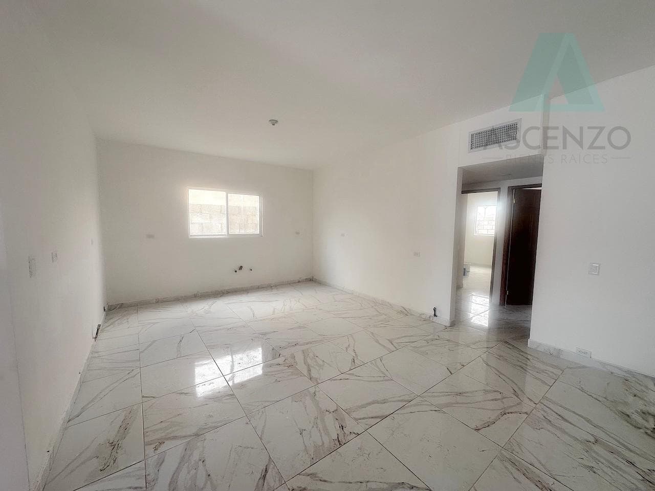 Opportunity!! House for Sale in the Tarona Subdivision, Srenr