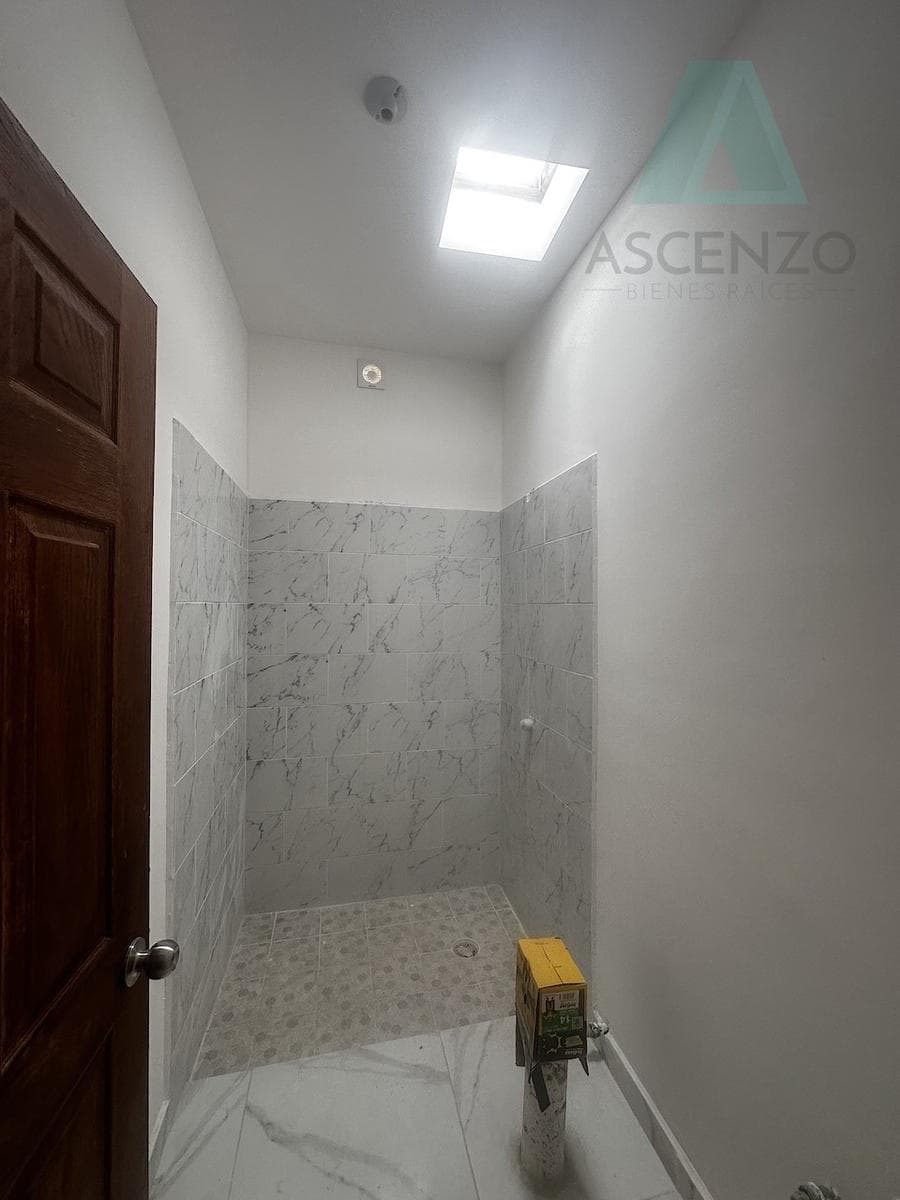 Opportunity!! House for Sale in the Tarona Subdivision, Srenr