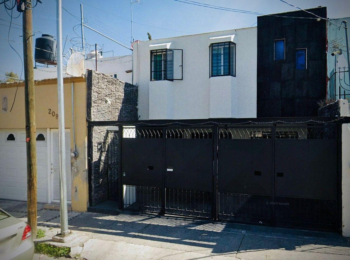 House in Monumental