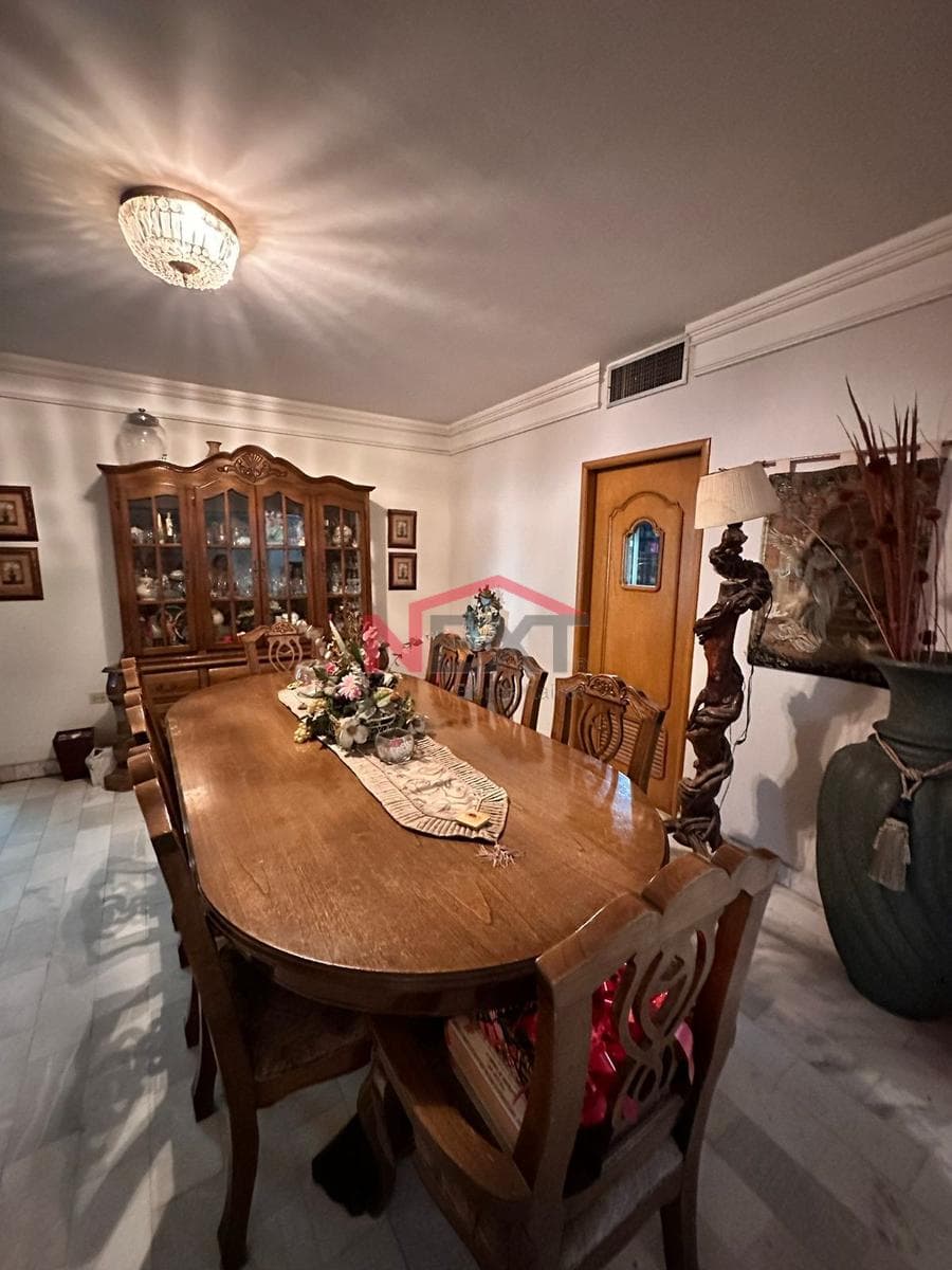 House for sale, Col. Raquet Club