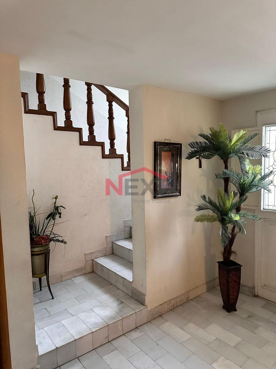 House for sale, Col. Raquet Club