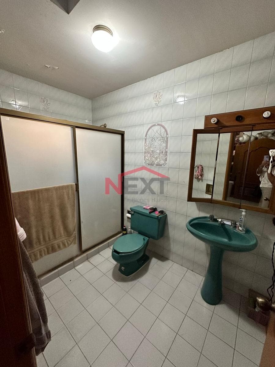 House for sale, Col. Raquet Club