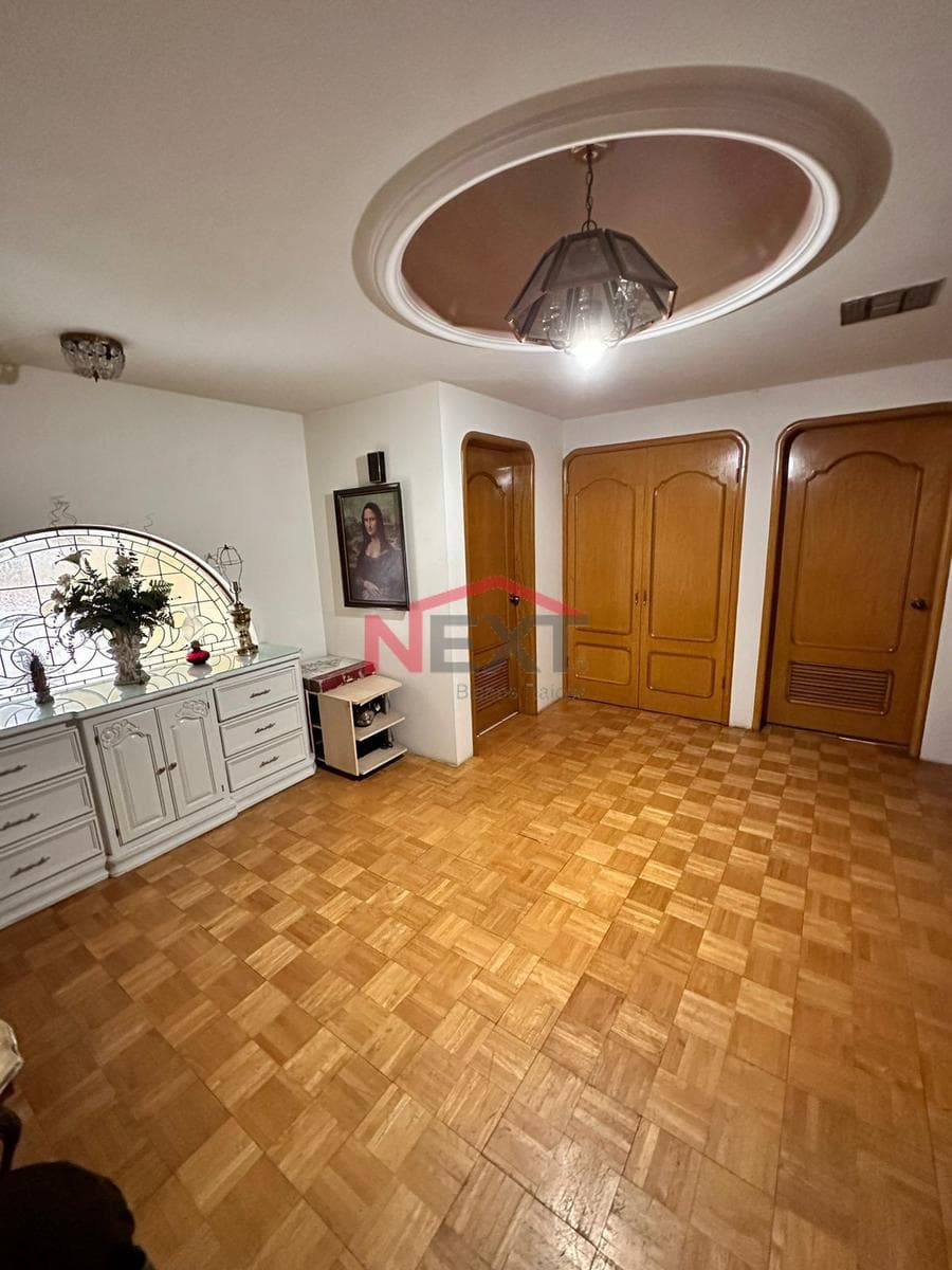 House for sale, Col. Raquet Club