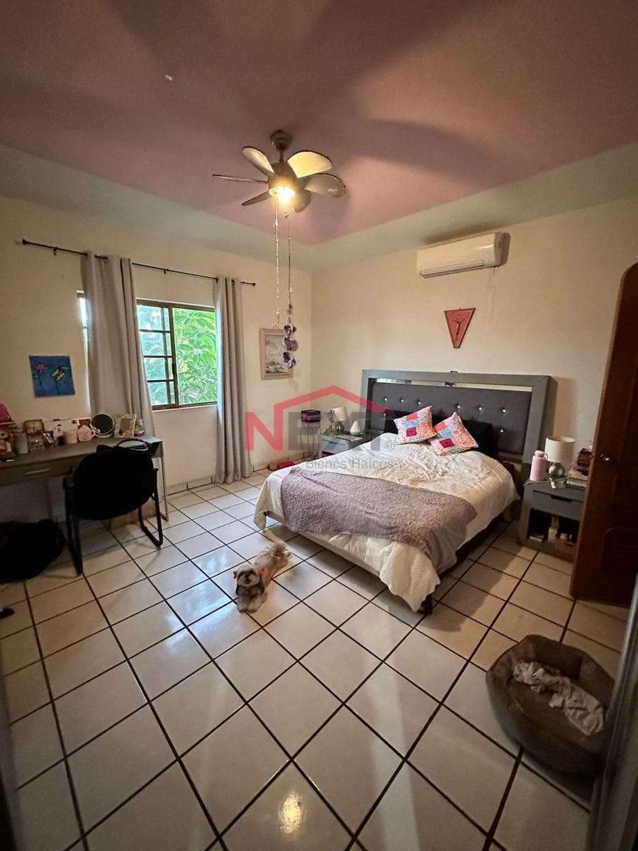House for sale, Col. Raquet Club
