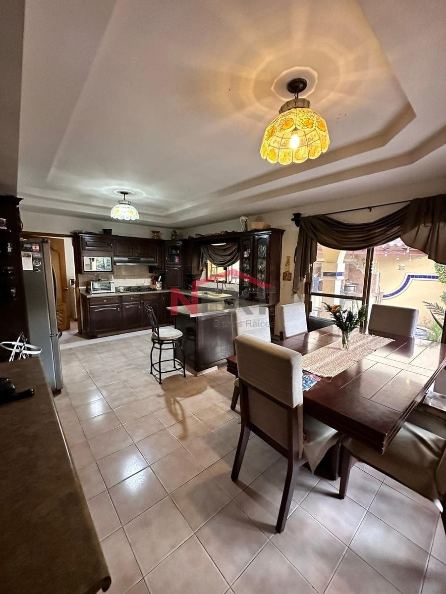 House for sale, Col. Raquet Club