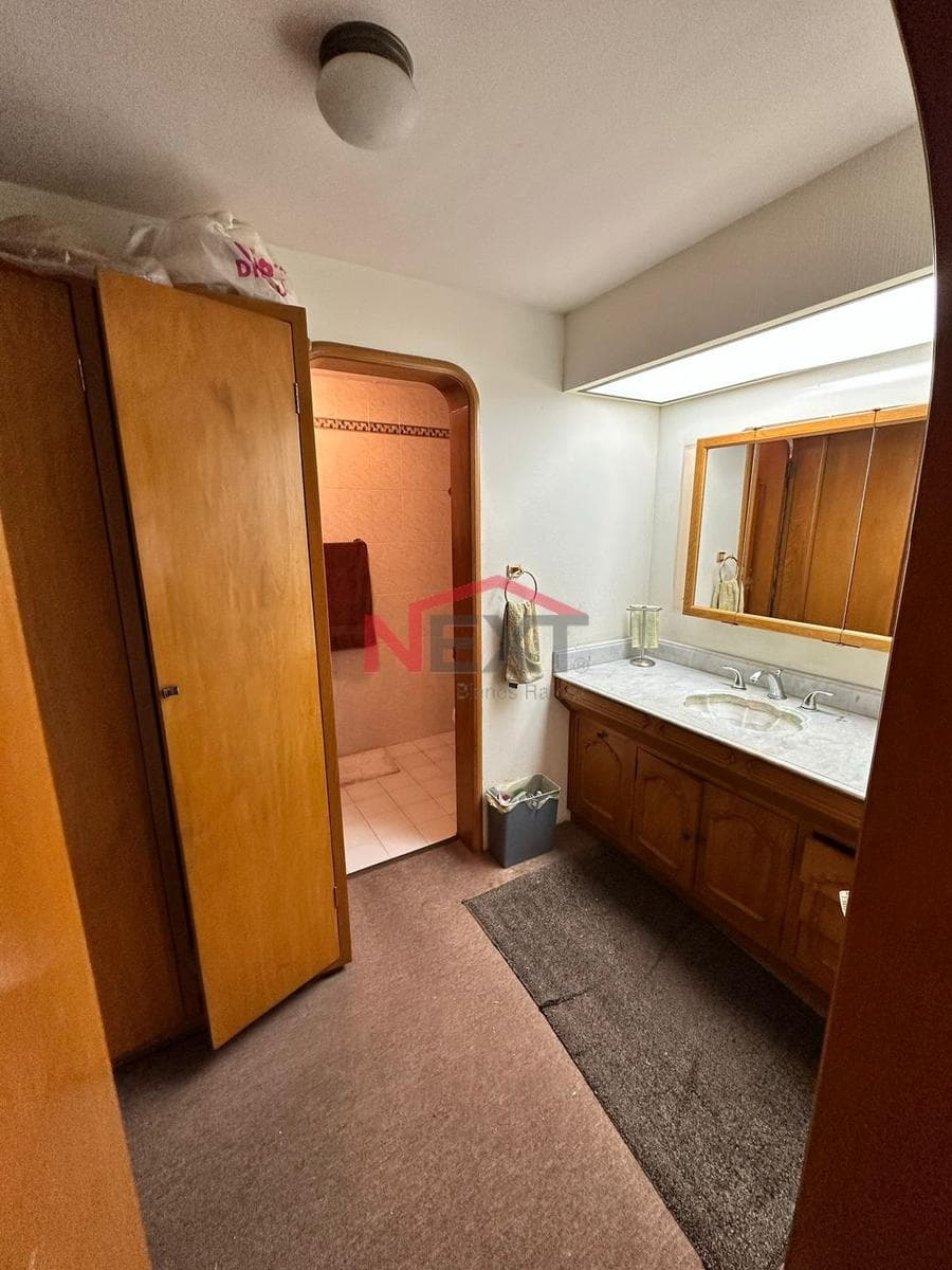 House for sale, Col. Raquet Club