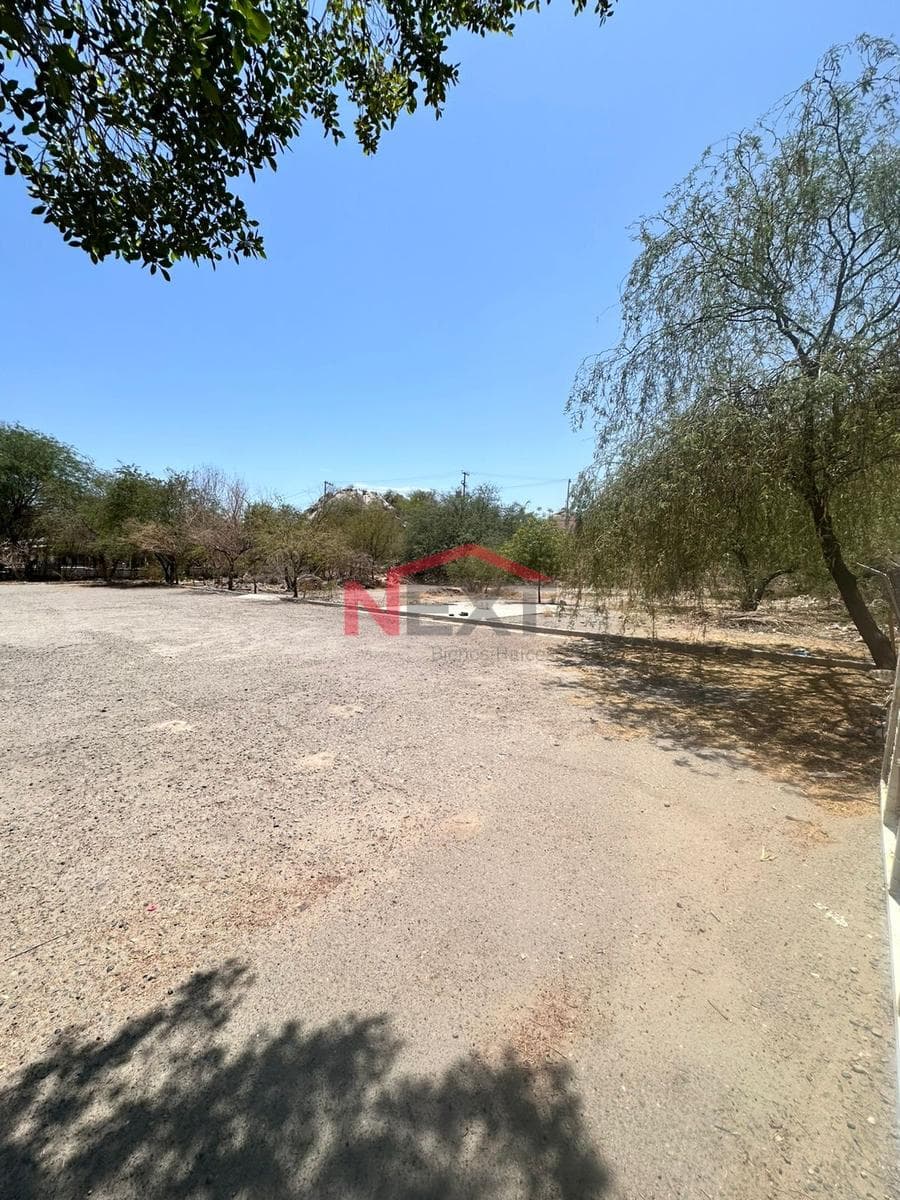 WINE CELLAR FOR SALE IN THE HACIENDA LA FLOR NEIGHBORHOOD