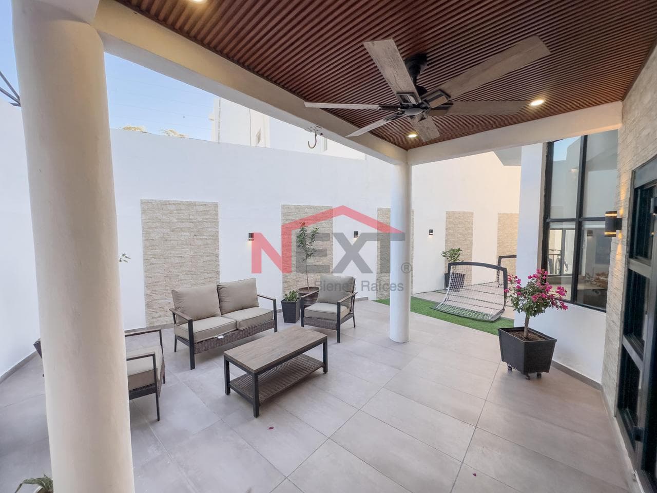 HOUSE FOR SALE IN COL. CENTENARIO