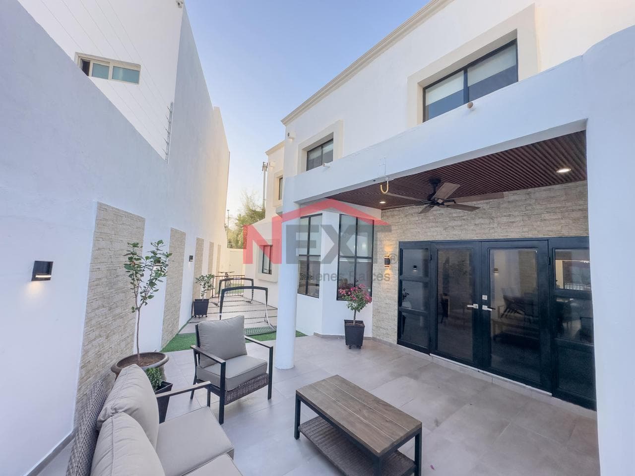 HOUSE FOR SALE IN COL. CENTENARIO