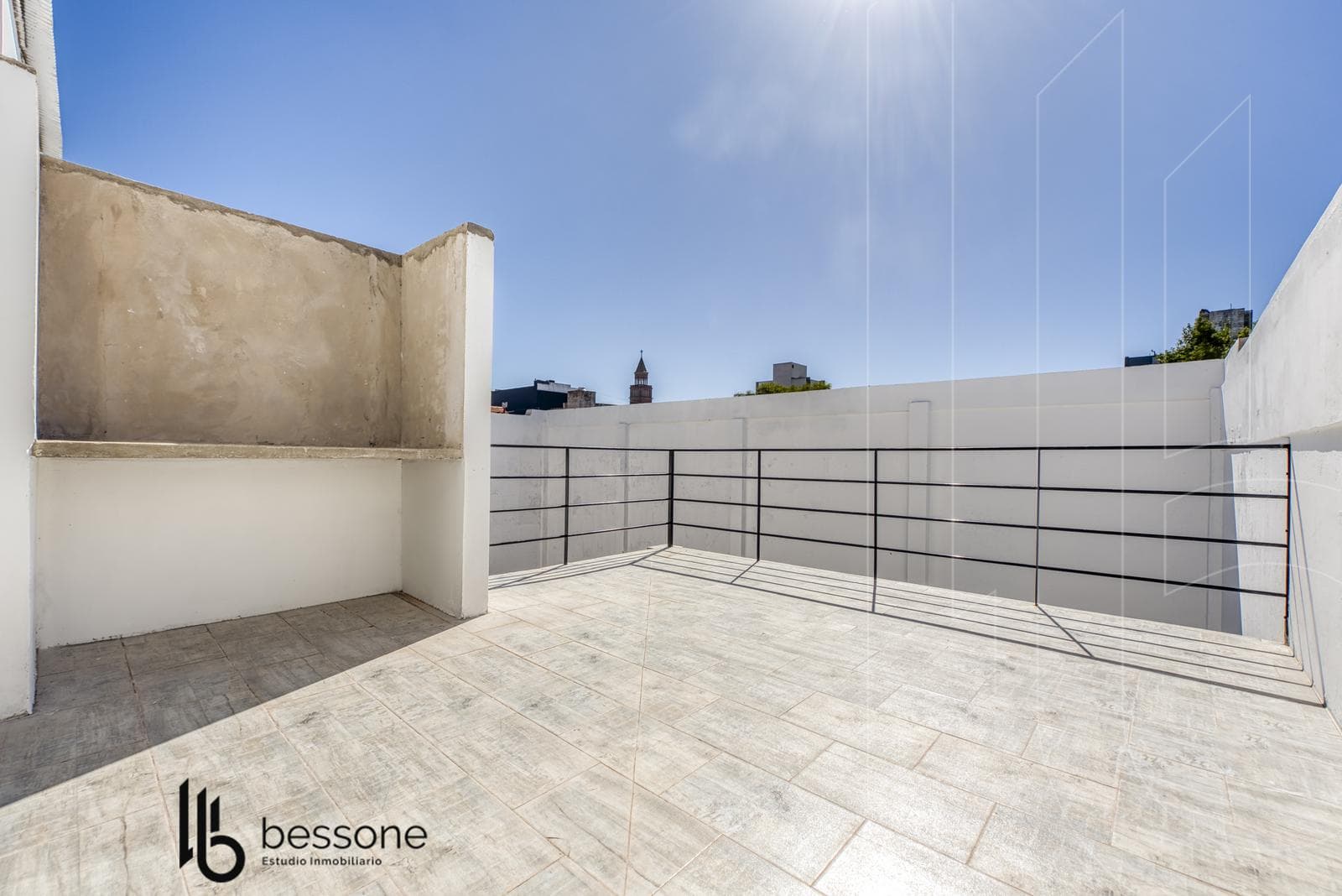 Apartment in La Perla for sale, with financing available