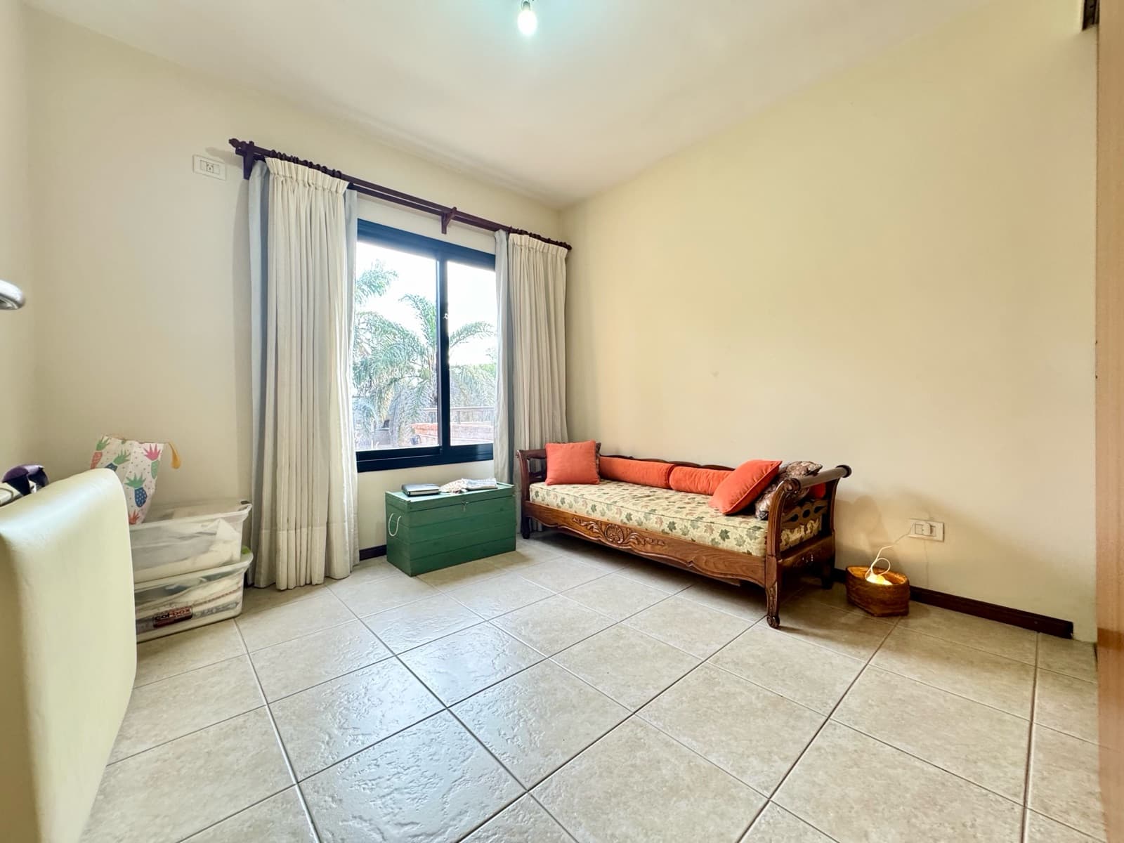 Beautiful Duplex - La Esquina Condominium, Pilar