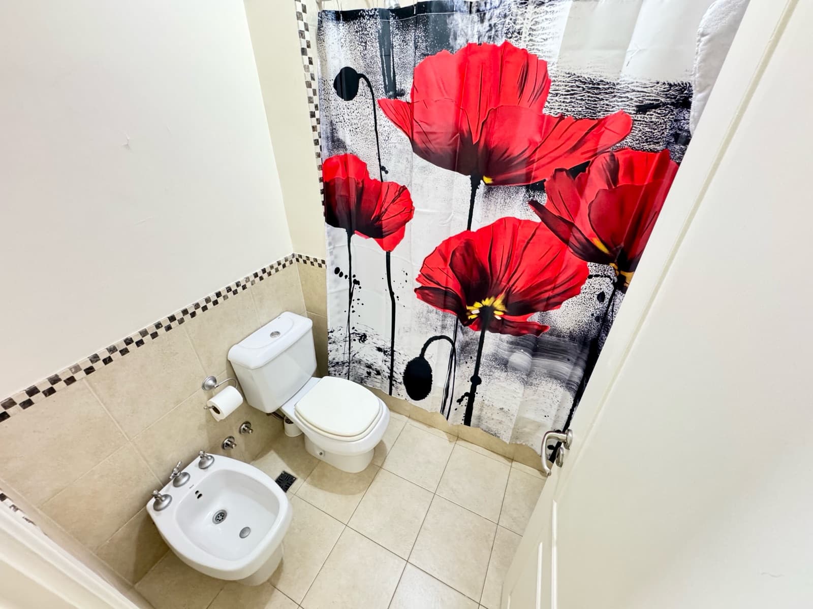 Beautiful Duplex - La Esquina Condominium, Pilar