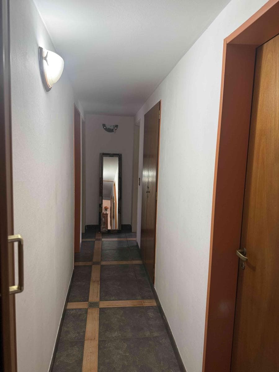 5-room house in the Maschwitz Village gated community