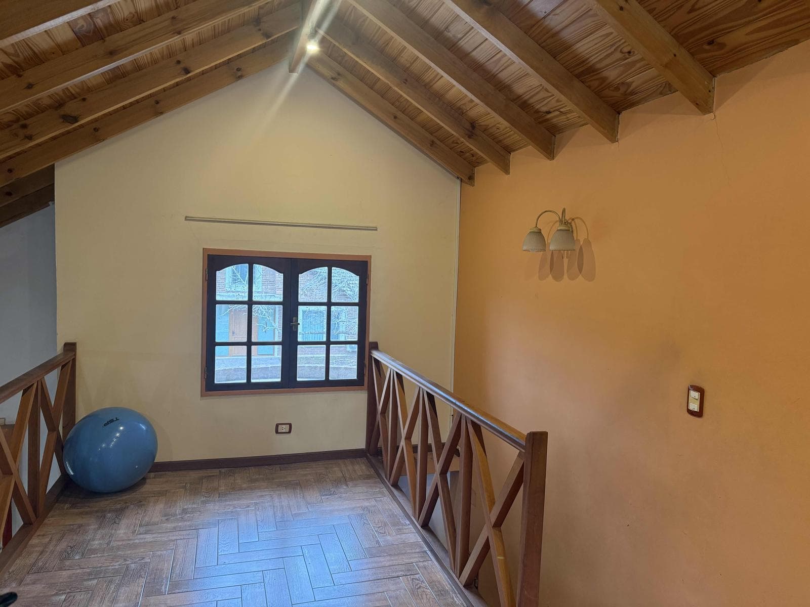 5-room house in the Maschwitz Village gated community