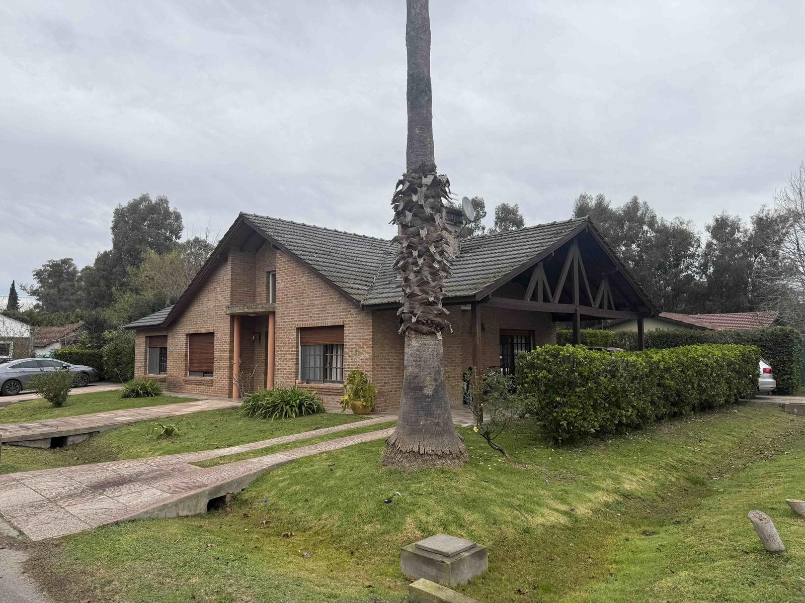 5-room house in the Maschwitz Village gated community