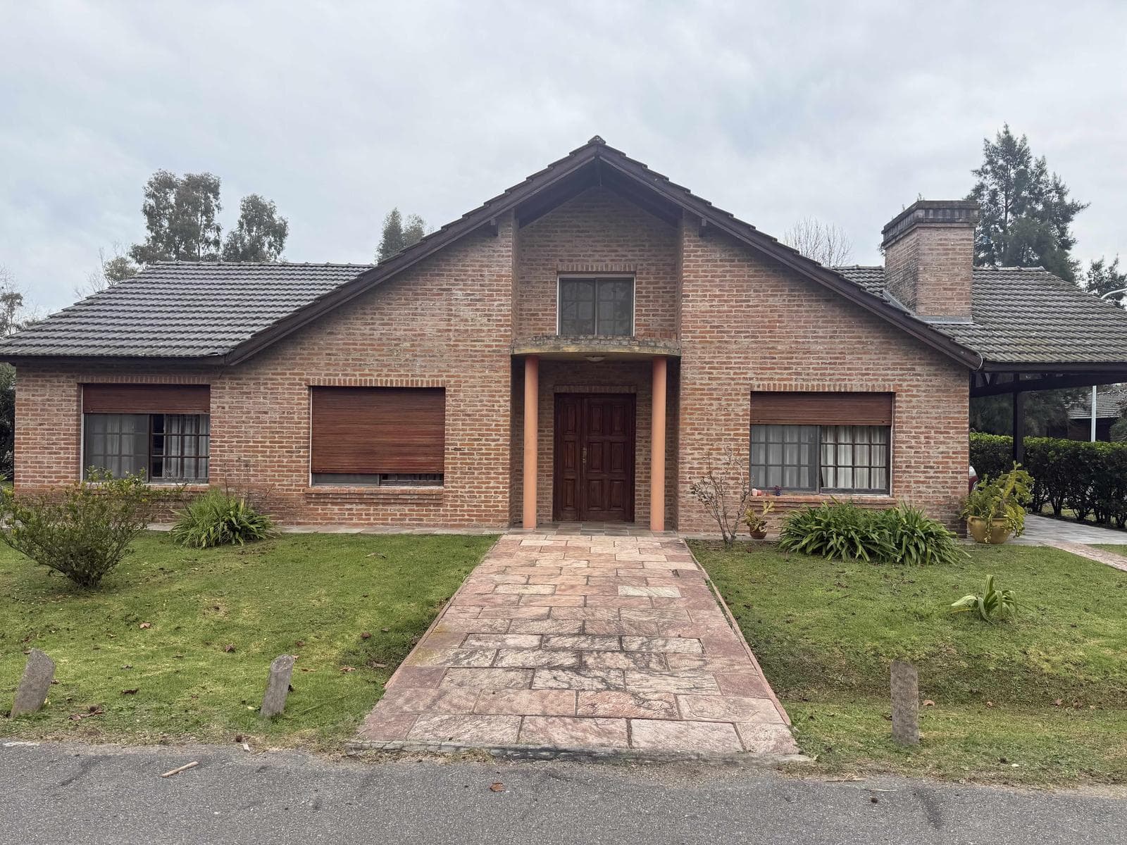 5-room house in the Maschwitz Village gated community