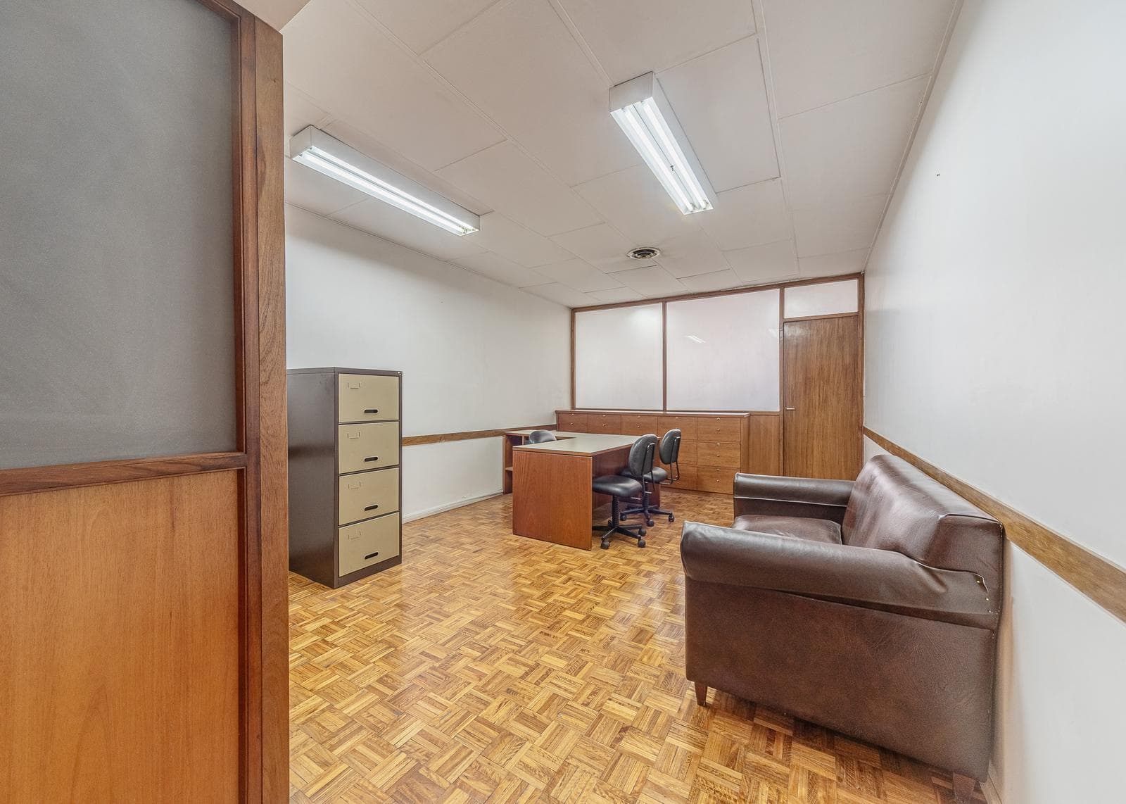 OFFICE FOR SALE IN THE MICROCENTER OF SAN NICOLAS