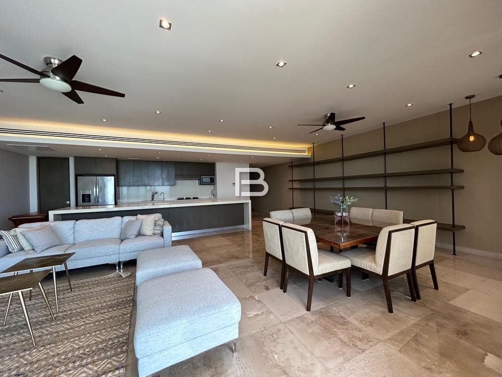 Apartment for rent with the unparalleled beauty of the Caribbean Sea as a backdrop