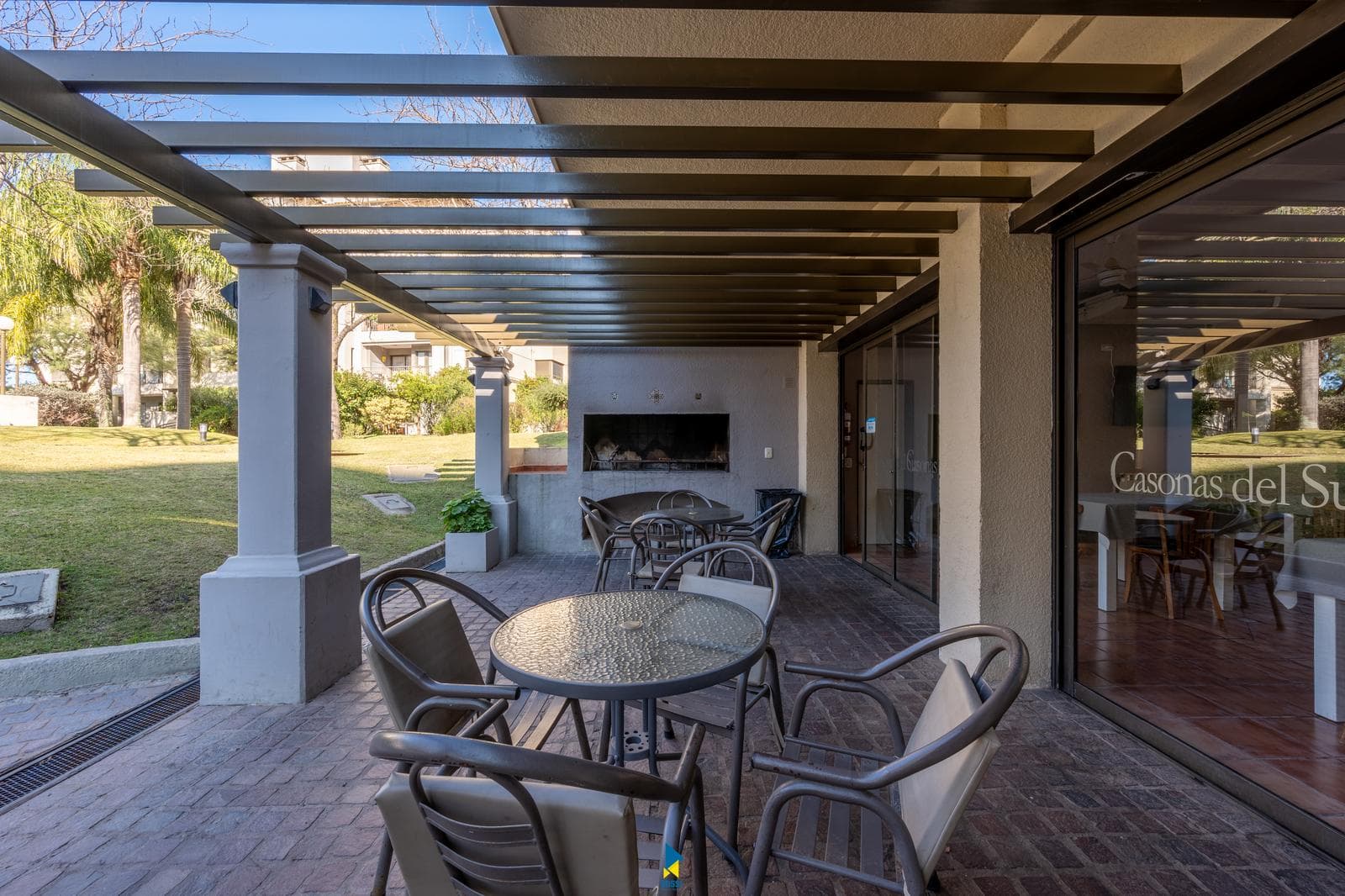 1-BEDROOM APARTMENT FOR SALE IN CASONAS DEL SUR WITH A POOL AND GARAGE