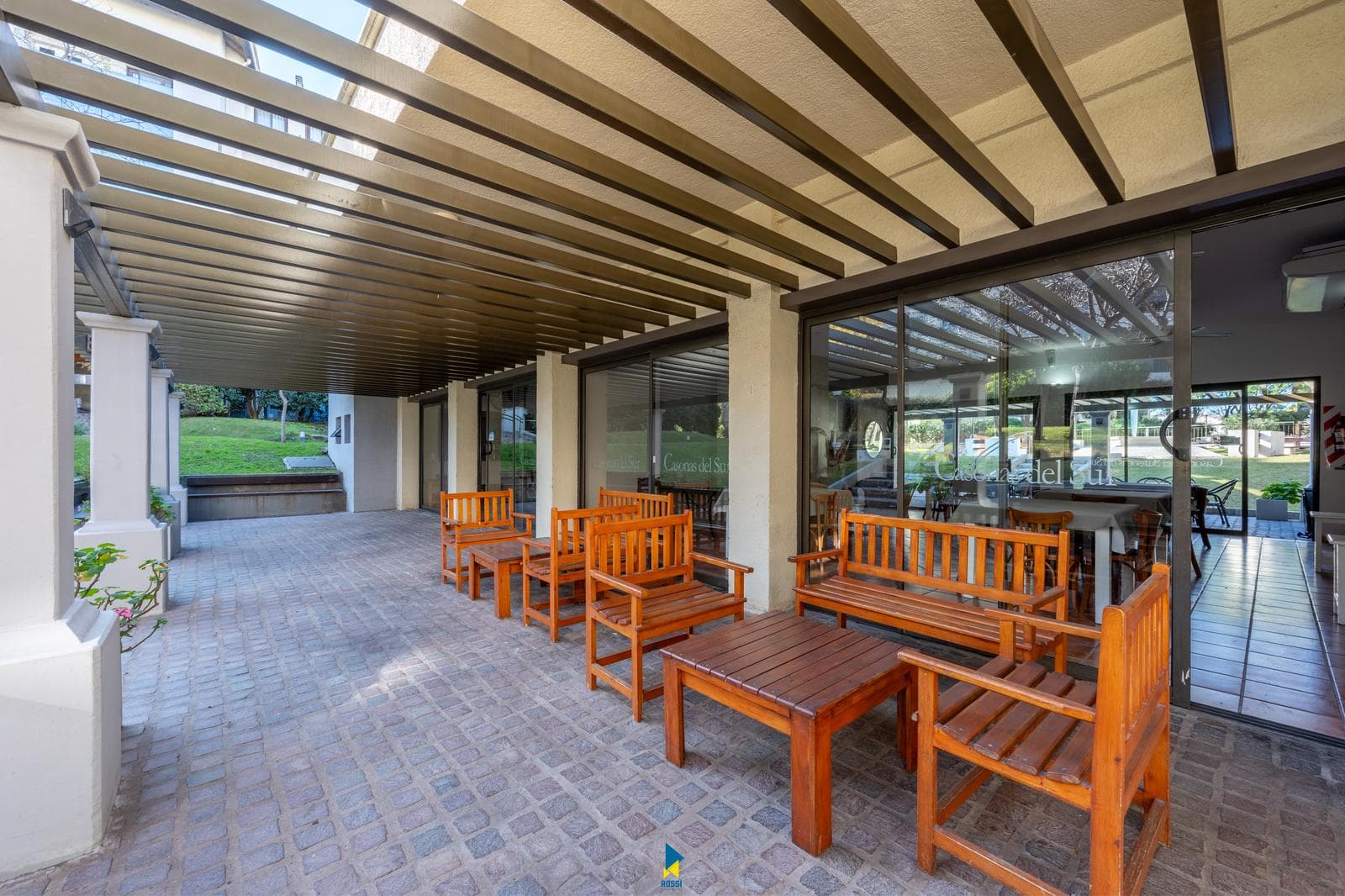 1-BEDROOM APARTMENT FOR SALE IN CASONAS DEL SUR WITH A POOL AND GARAGE