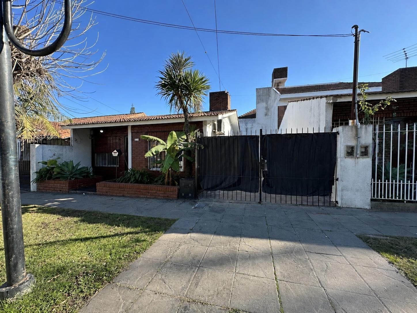 3-ROOM HOUSE FOR SALE IN WEST QUILMES, COOPERARIOS NEIGHBORHOOD