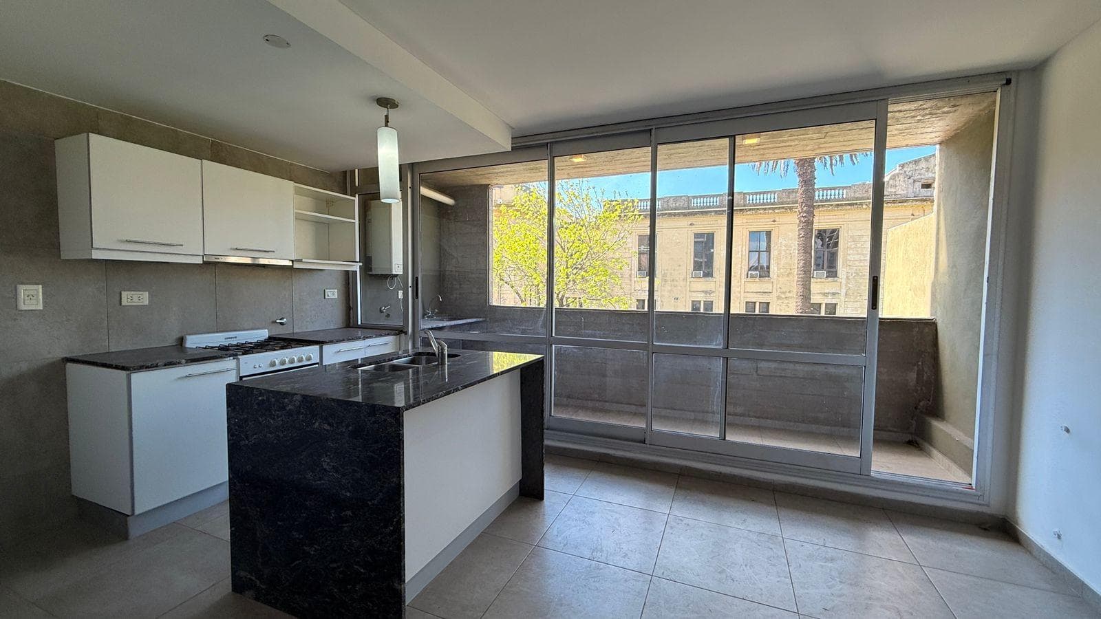 For Sale/Financing: One-Bedroom Apartment with Amenities. Pichincha