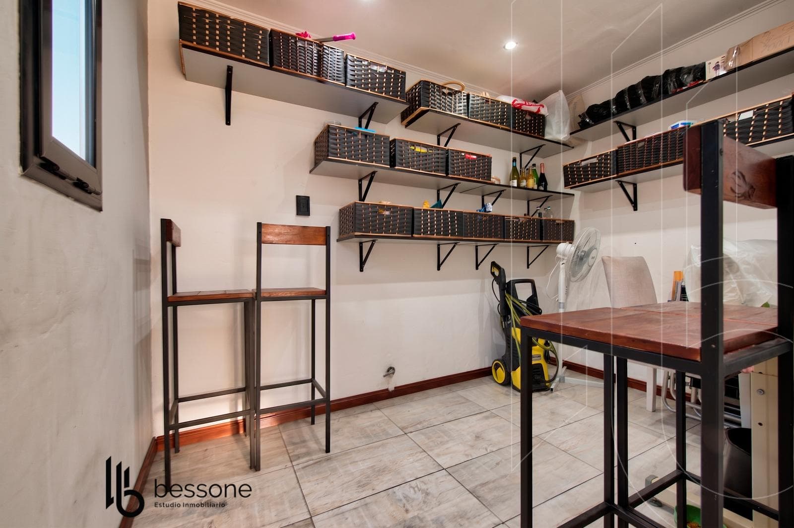 4-Bedroom House with Barbecue Area in Pinos de Anchorena