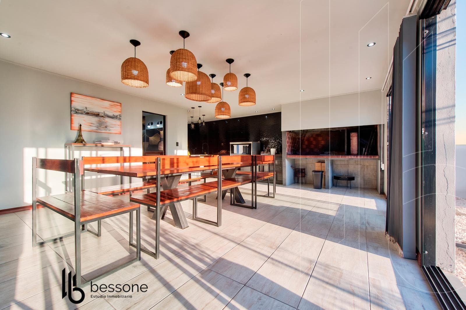 4-Bedroom House with Barbecue Area in Pinos de Anchorena