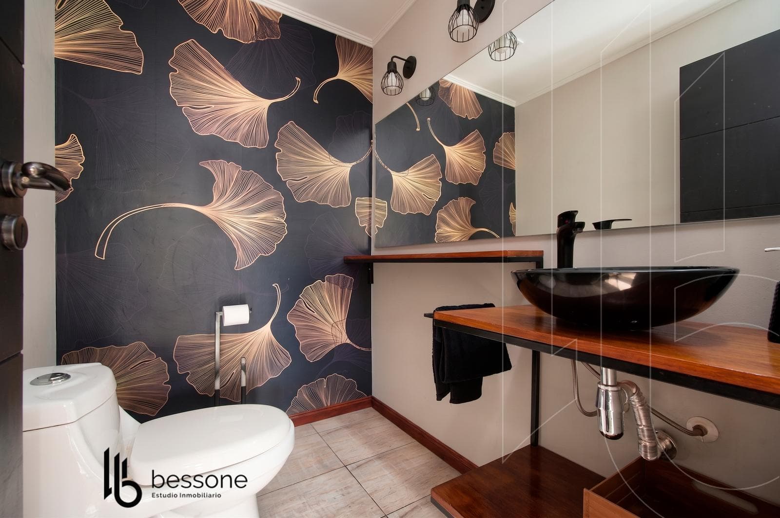 4-Bedroom House with Barbecue Area in Pinos de Anchorena
