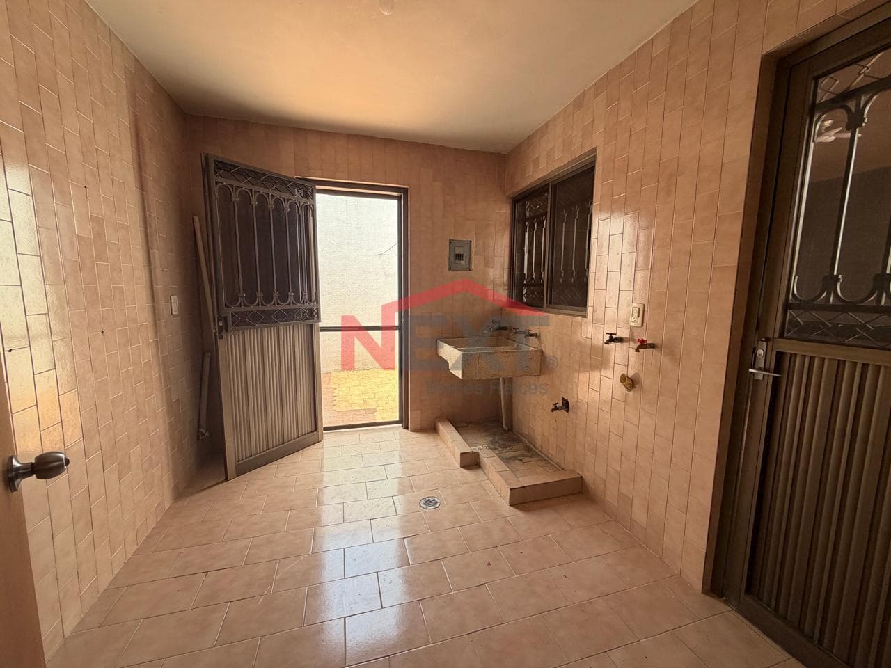 Single-Story Corner House North of Saltillo | Col. Doctores |???? 245 m² Lot ????220 m² Floor Area