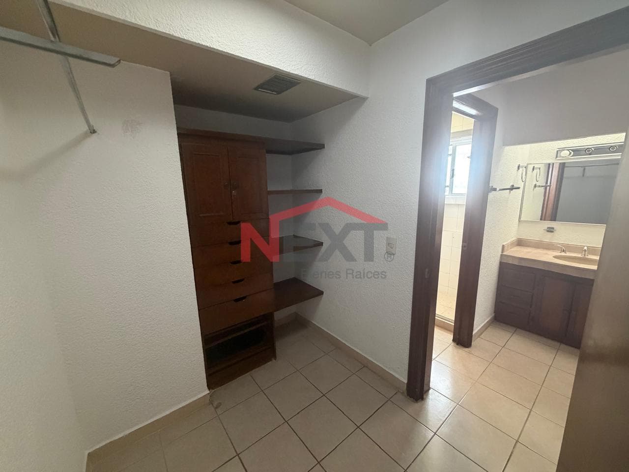 Single-Story Corner House North of Saltillo | Col. Doctores |???? 245 m² Lot ????220 m² Floor Area