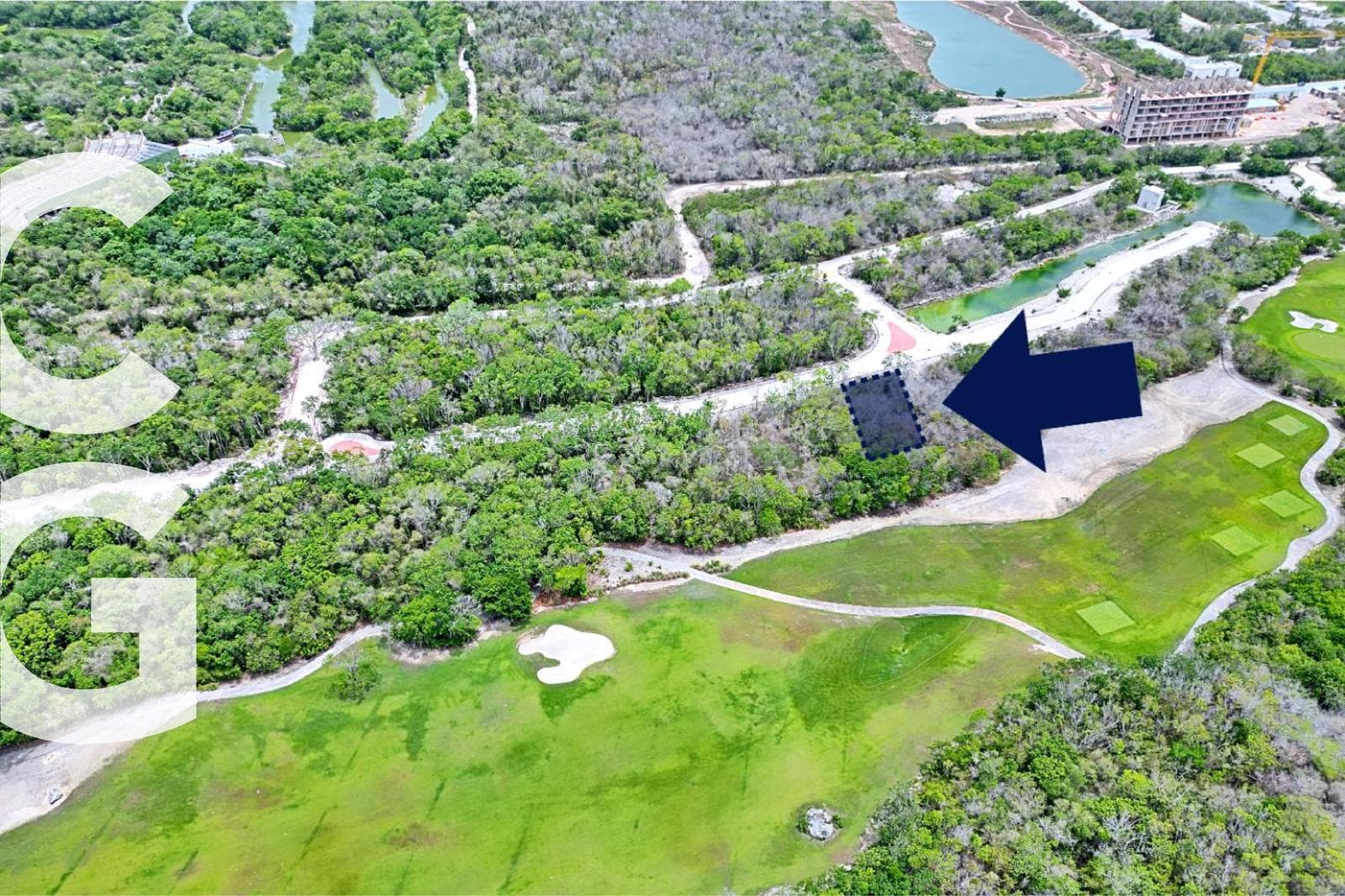 Land for Sale in Cancún in the Country Club Residential Complex Across from the Golf Course