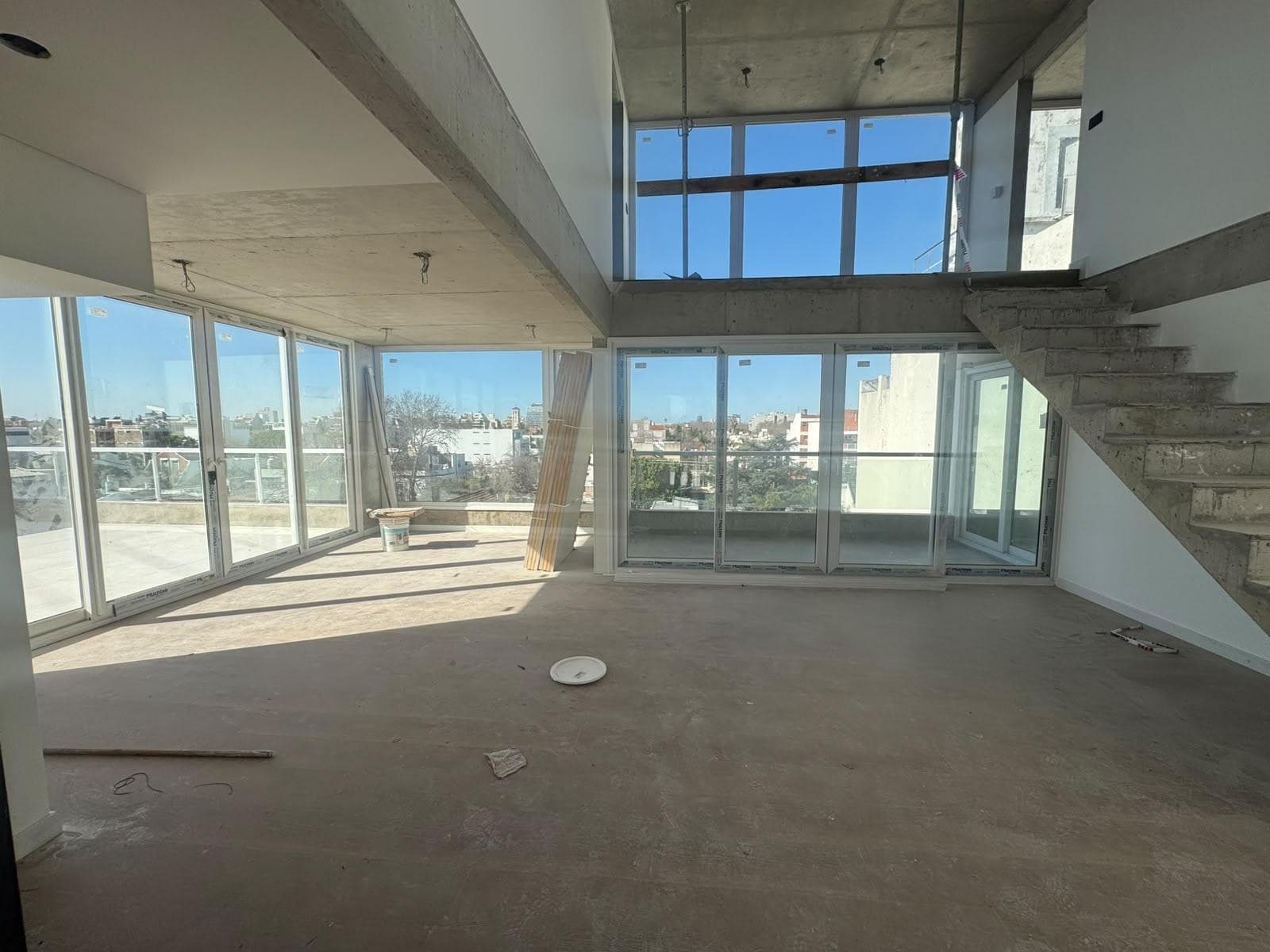 2-BEDROOM DUPLEX APARTMENT WITH EN SUITE BEDROOMS | TERRACE | DEVOTO
