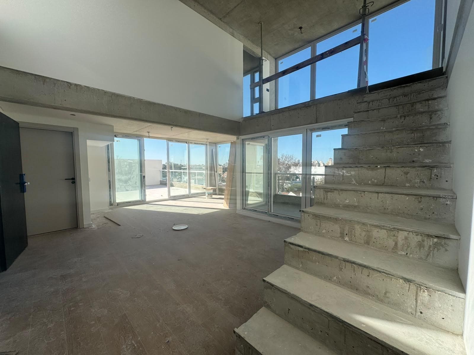 2-BEDROOM DUPLEX APARTMENT WITH EN SUITE BEDROOMS | TERRACE | DEVOTO