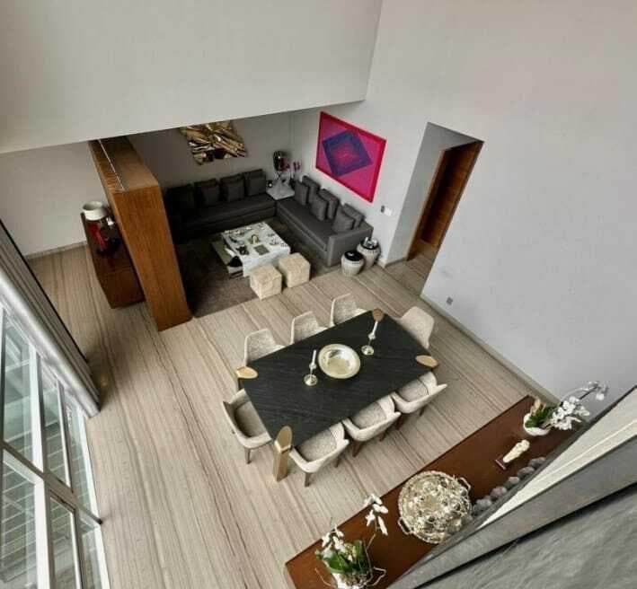 Apartment for Sale in Lomas de Bezares with a 60 m2 Terrace and Double-Height Ceilings