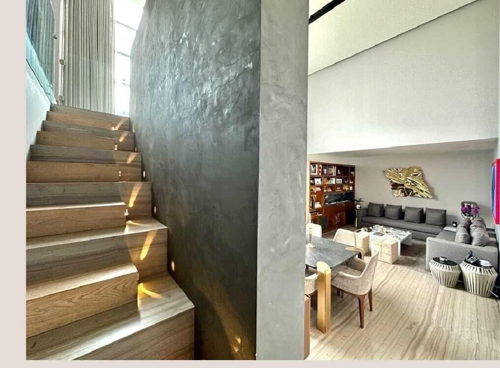 Apartment for Sale in Lomas de Bezares with a 60 m2 Terrace and Double-Height Ceilings