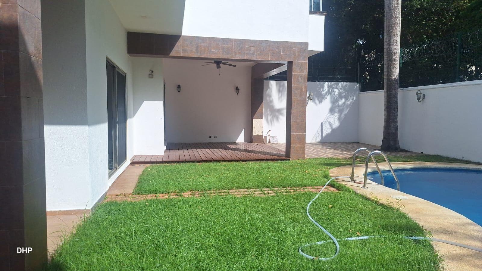 House in Supermanzana 11