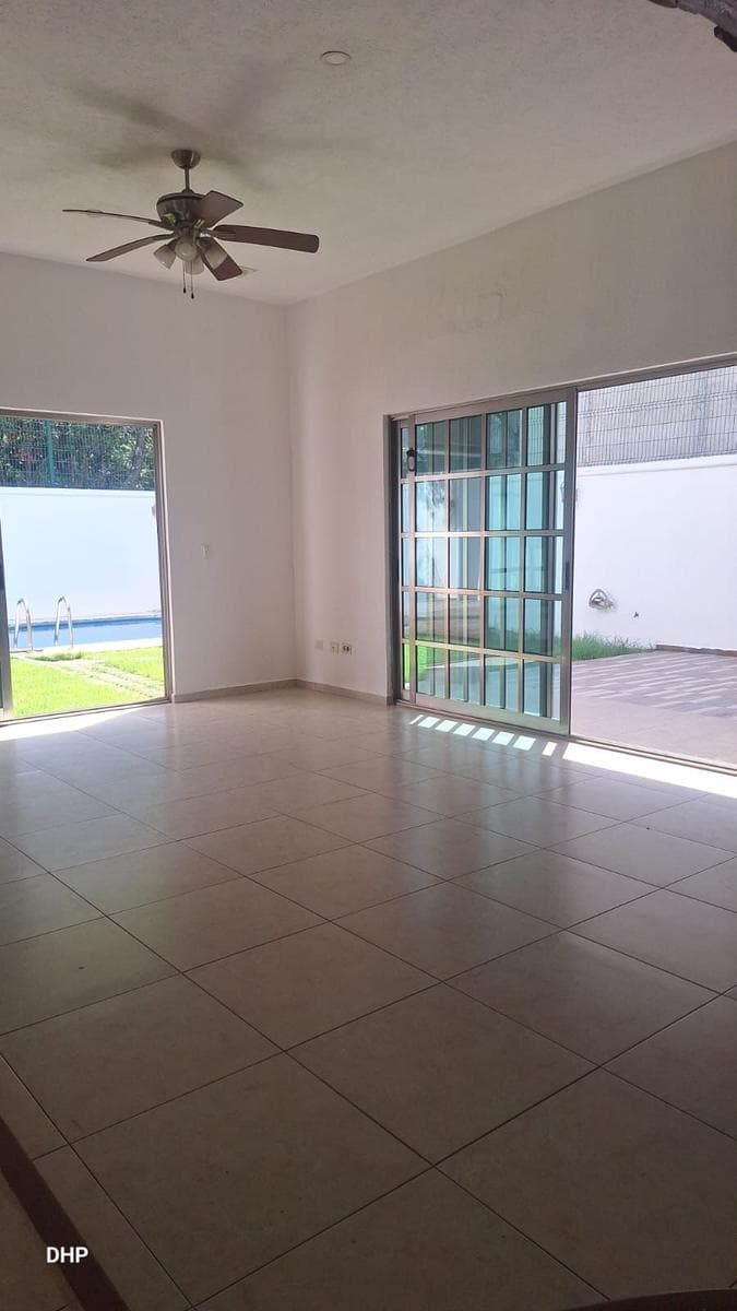 House in Supermanzana 11