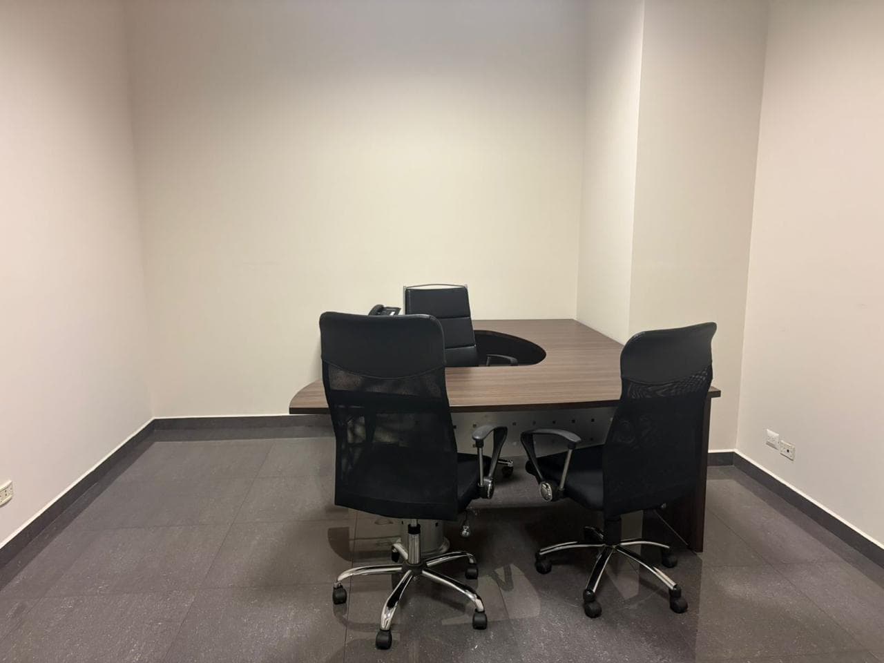 OFFICE FOR RENT IN THE IXCO VALLE ORIENTE BUILDING