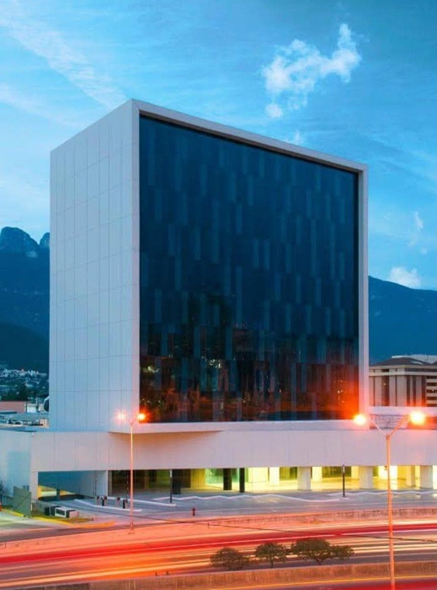 OFFICE FOR RENT IN THE IXCO VALLE ORIENTE BUILDING