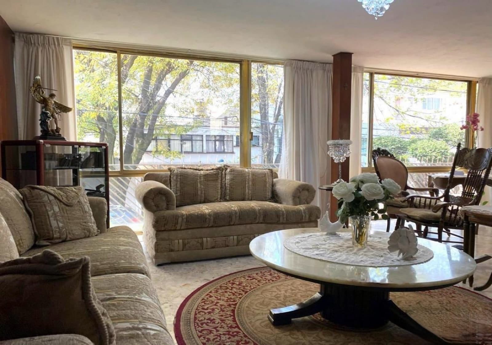 Country House for Sale in Churubusco, Coyoacán: 4 bedrooms, garden, maid's room—a great opportunity