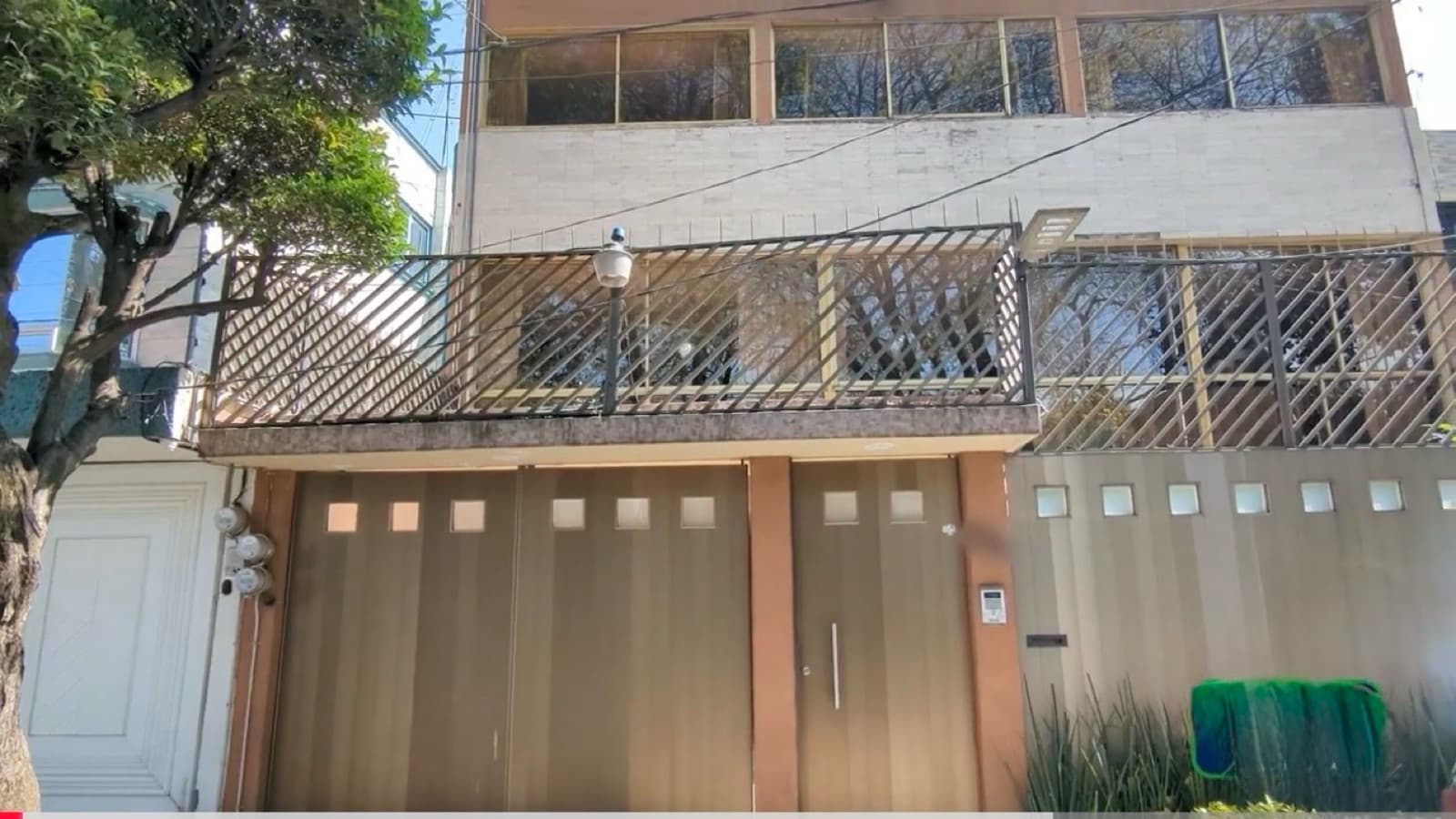 Country House for Sale in Churubusco, Coyoacán: 4 bedrooms, garden, maid's room—a great opportunity