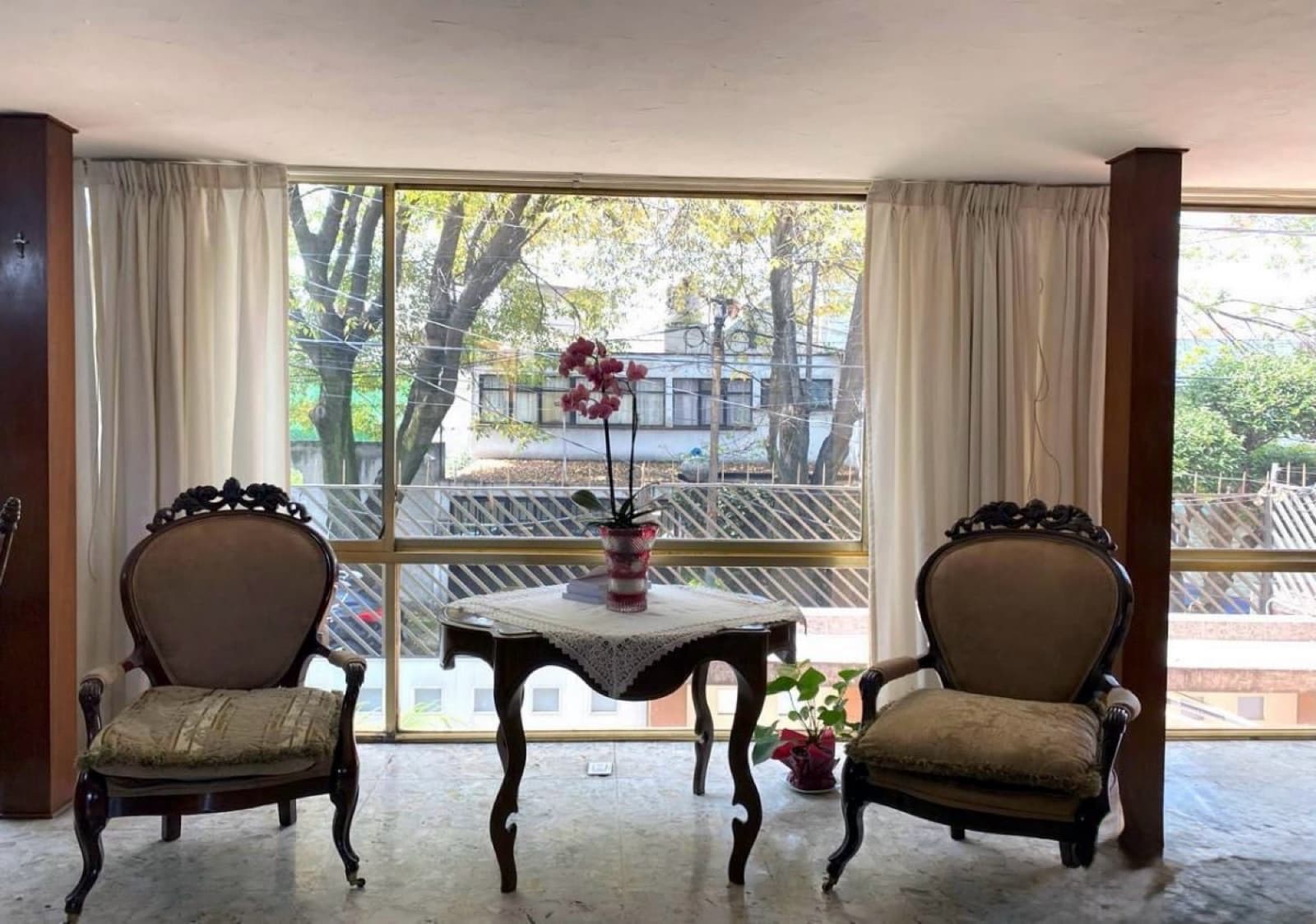 Country House for Sale in Churubusco, Coyoacán: 4 bedrooms, garden, maid's room—a great opportunity