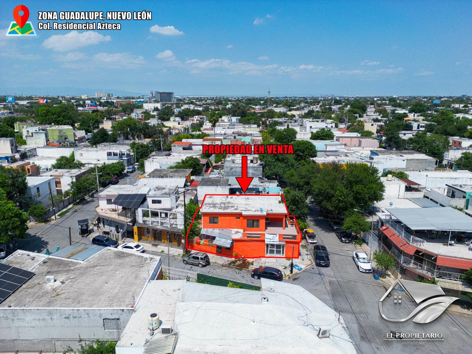 Casa en Venta de 5 Recámaras con Local Comercial Independiente // Residencial Azteca, Guadalupe