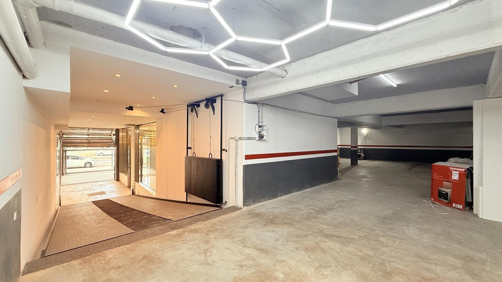 Brand-New Covered Parking Spaces for Sale on Avenida Pellegrini, Echesortu