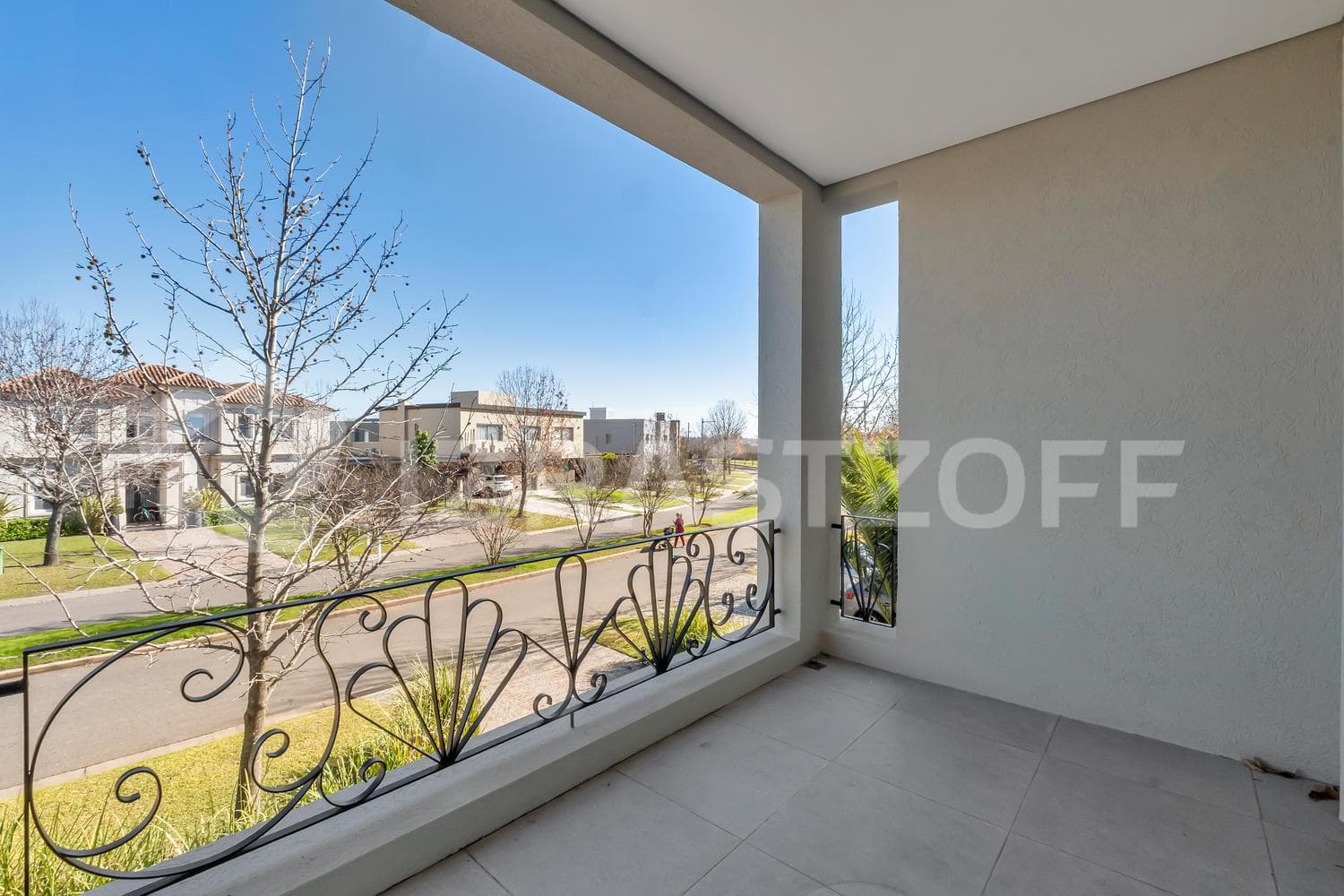 House for Sale in Ayres Plaza - Three Stories
