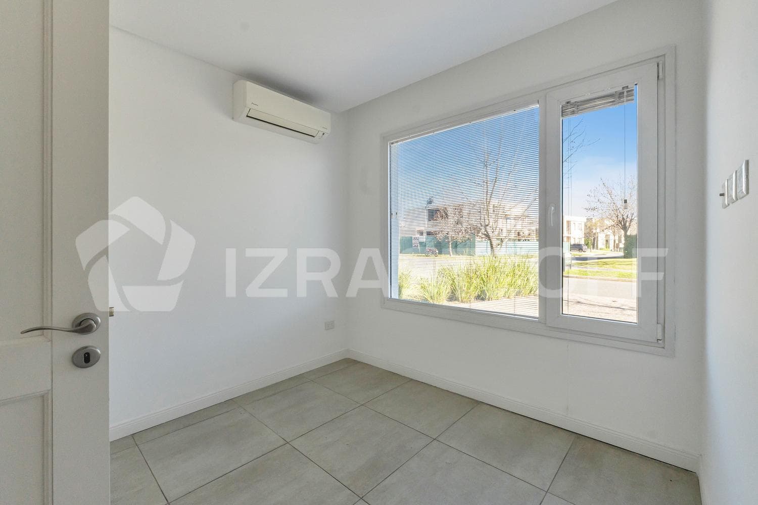 House for Sale in Ayres Plaza - Three Stories